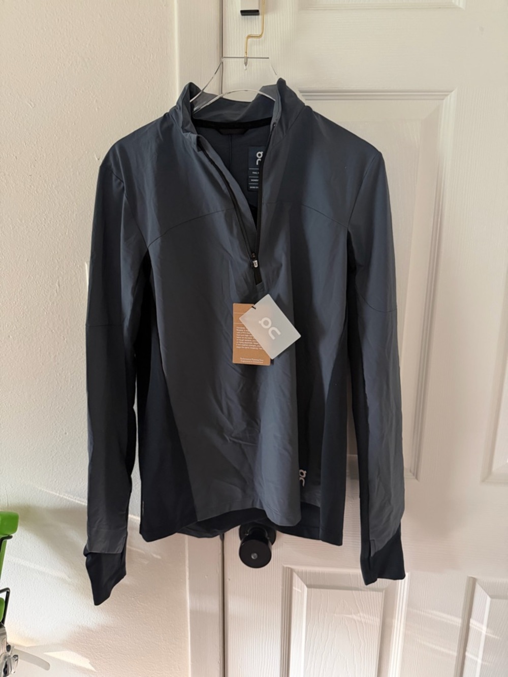 NWT ON TRAIL BREAKER WOMENS, Dark | Black, Small